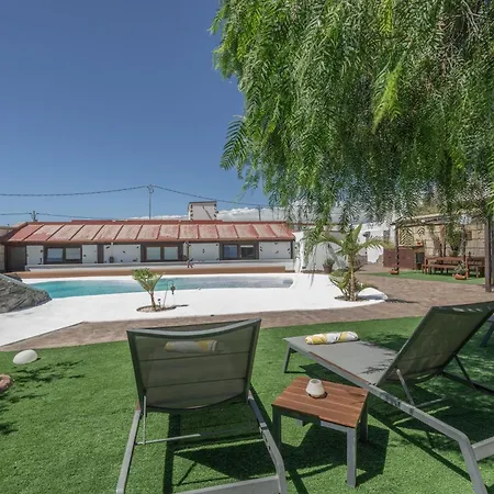 Casa Abuelo Manuel Holiday home *